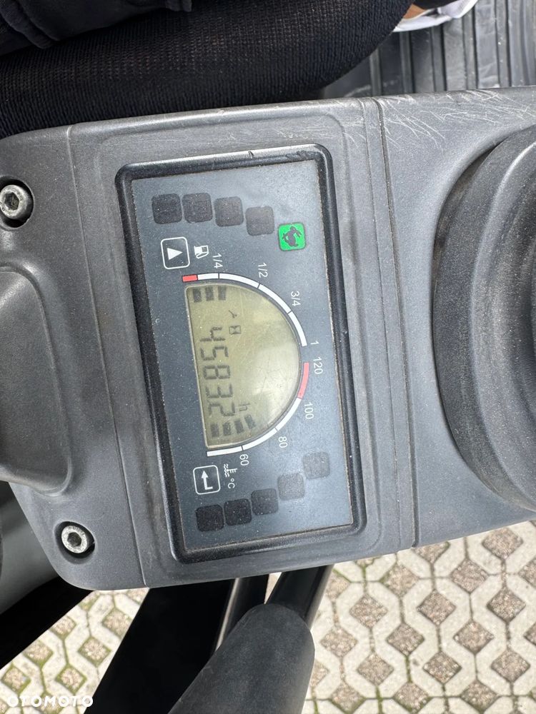 Caterpillar 301.7D - 10