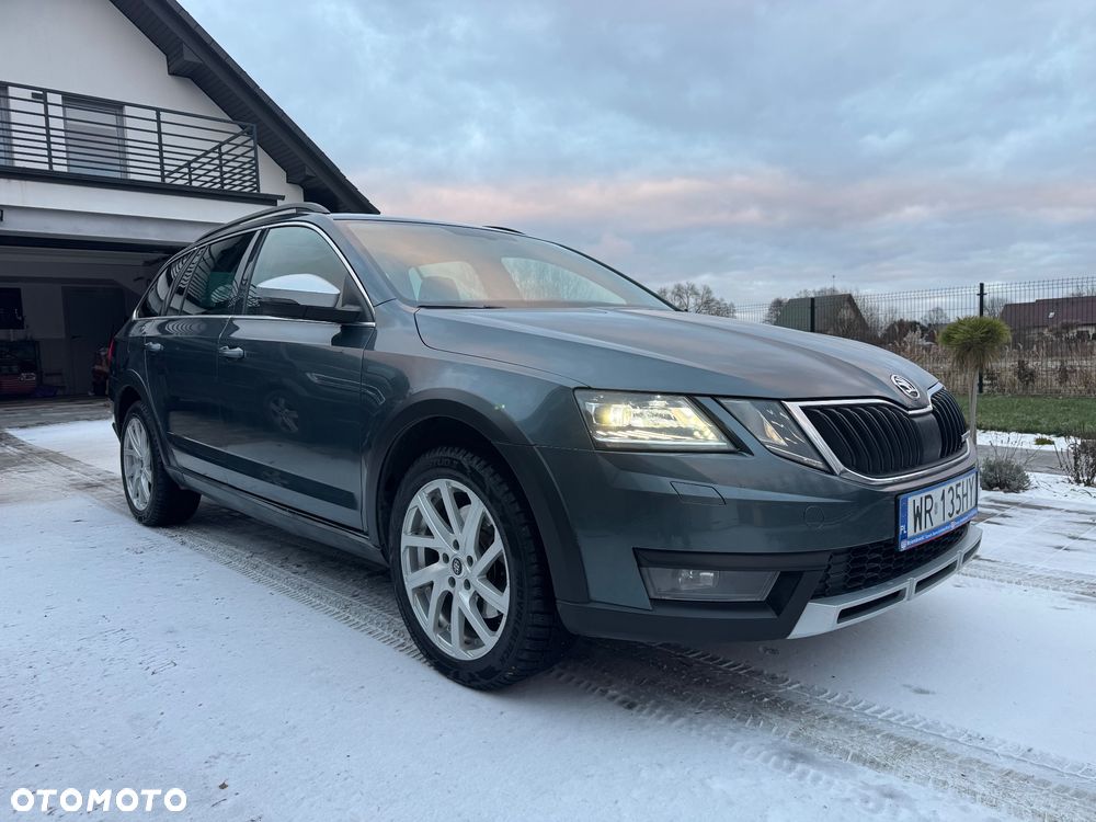 Skoda Octavia Scout 2.0 TDI 4x4 DSG - 2