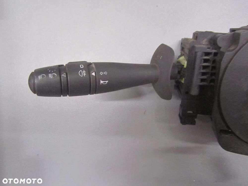 Przełącznik Zespolony Pod Kierownicę 8200251704 Renault Master II-Movano A - 2