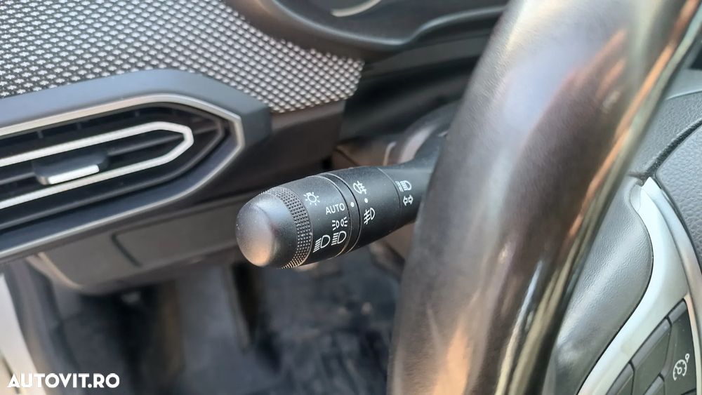 Dacia Logan TCe 90 MT6 Prestige - 12