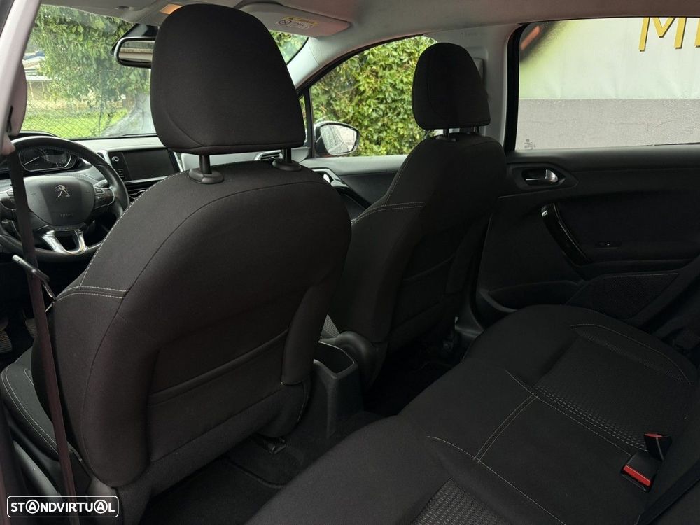Peugeot 208 1.6 BlueHDi Allure - 15