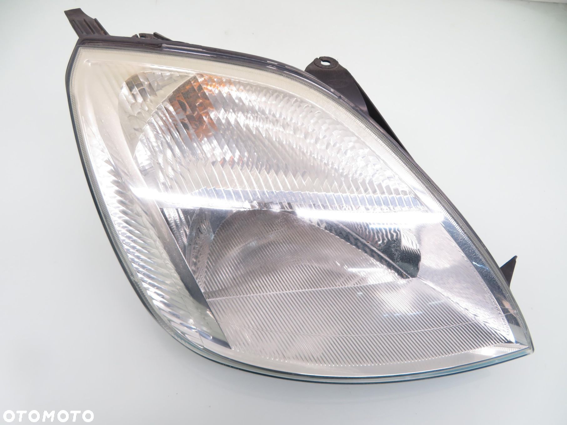 LAMPA PRAWA PRZEDNIA FORD FIESTA MK5 V 2S6X13W029AJ - 1
