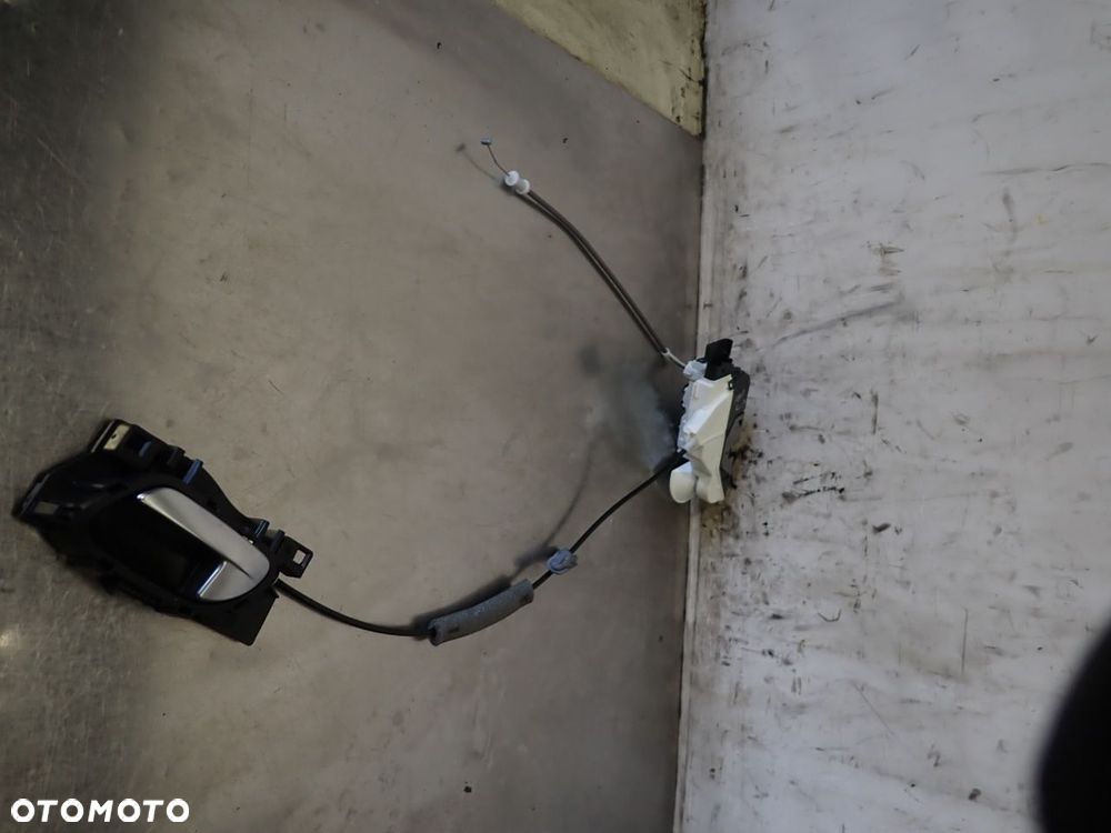 ZAMEK LEWY PRZÓD DRZWI MITSUBISHI LANCER VIII A048069 - 1