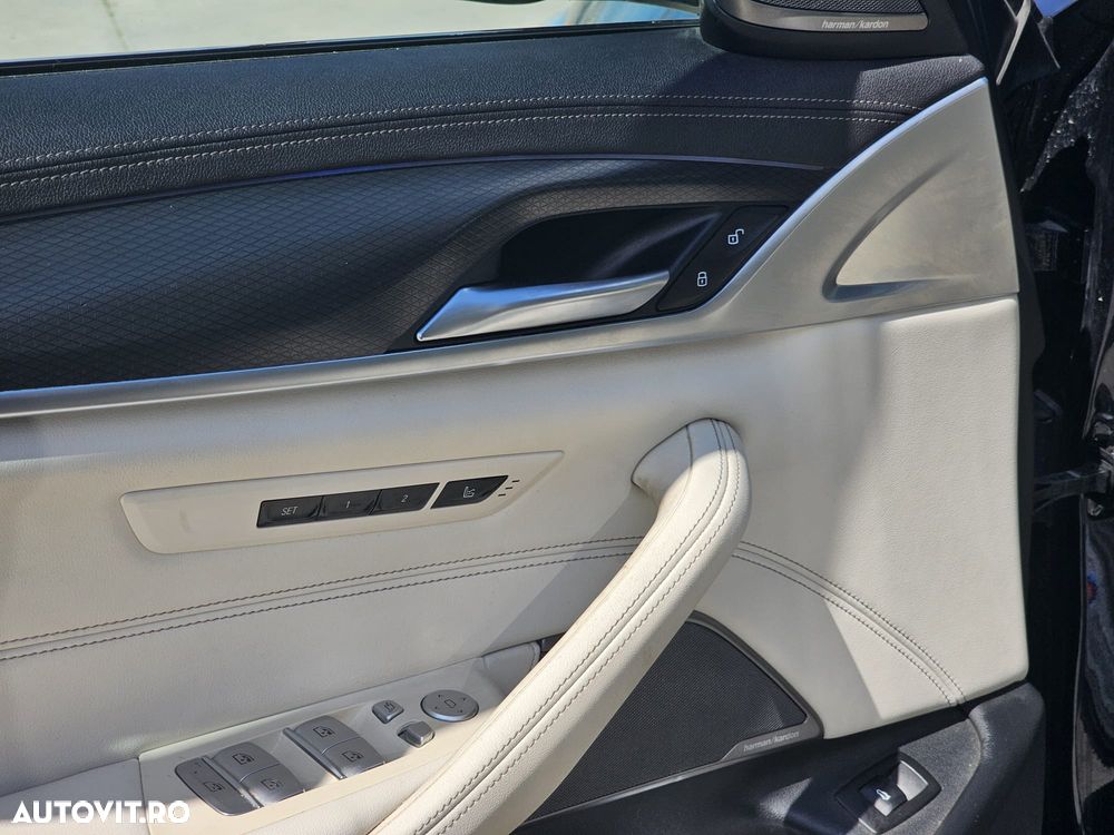 BMW Seria 5 540d xDrive AT MHEV - 17