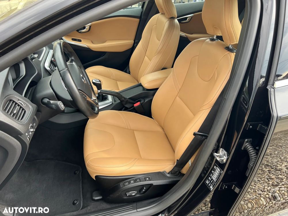 Volvo V40 D2 Inscription - 13