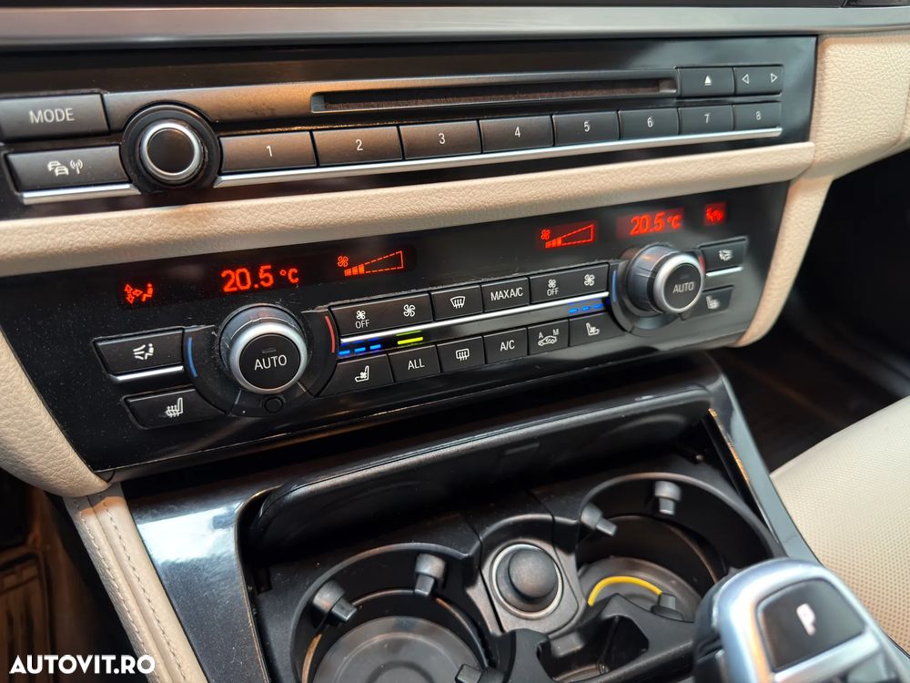 BMW Seria 5 520d Aut. - 33