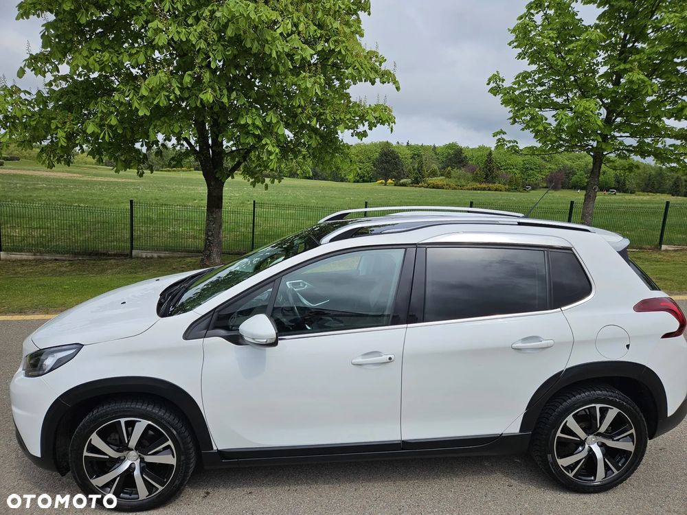 Peugeot 2008 1.2 Pure Tech Allure S&S - 2