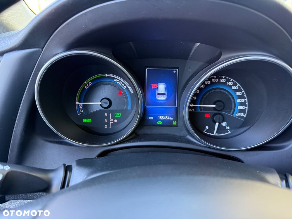 Toyota Auris 1.8 HSD Sol - 11