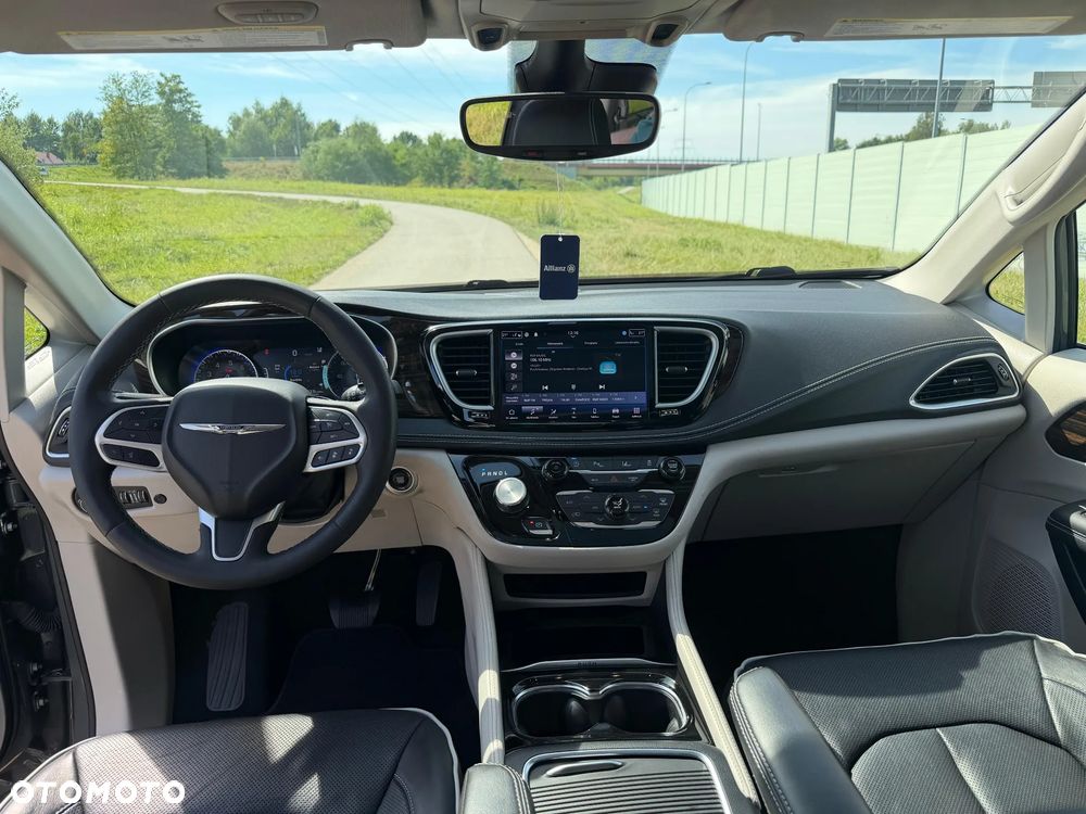 Chrysler Pacifica - 5
