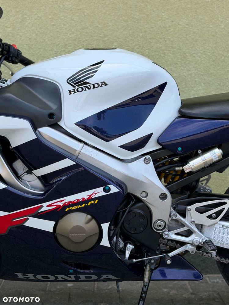 Honda CBR - 25