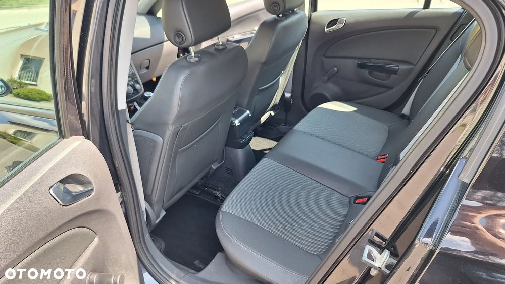 Opel Corsa 1.4 16V Cosmo - 14