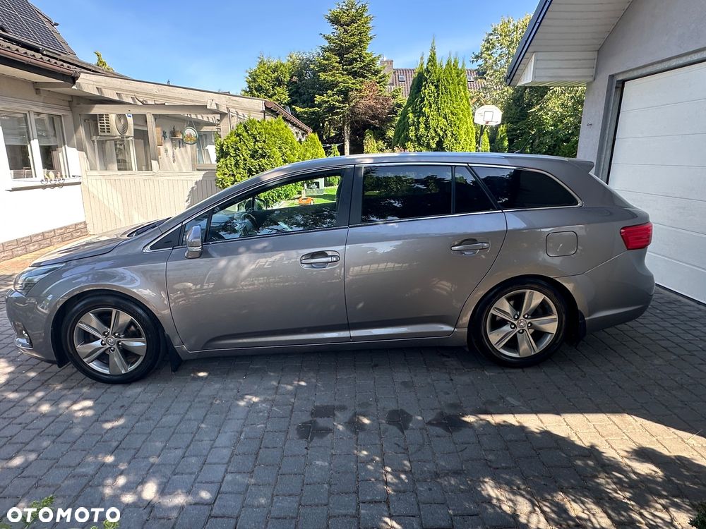 Toyota Avensis 1.8 Comfort - 3