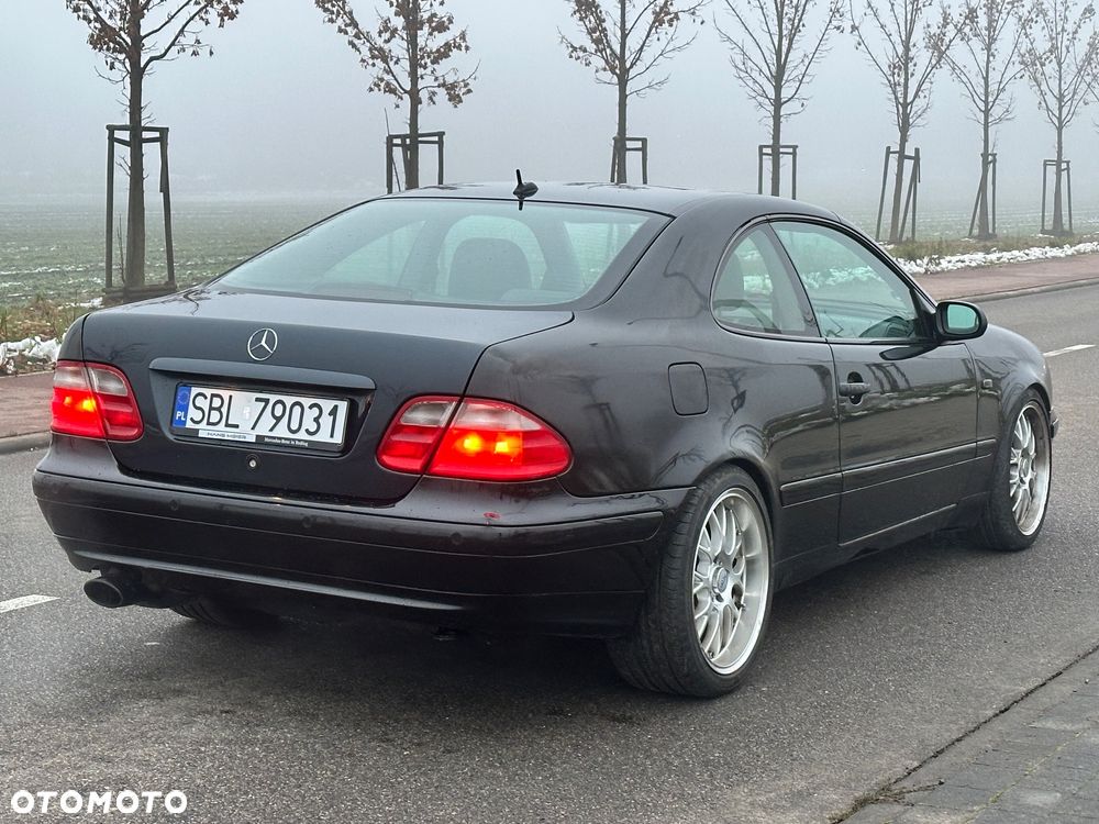 Mercedes-Benz CLK - 8