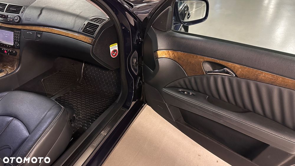 Mercedes-Benz Klasa E 320 CDI 7G-TRONIC Avantgarde - 22