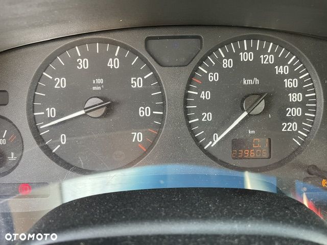 Opel Astra 1.6 - 11
