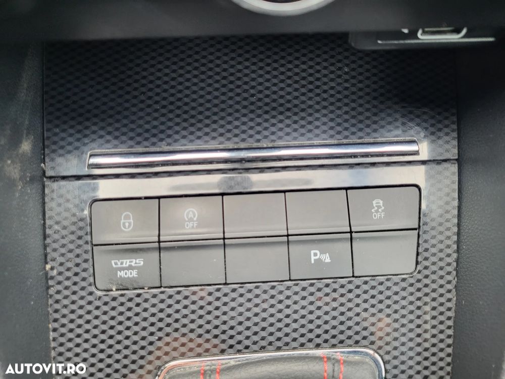 Skoda Octavia 2.0 TSI DSG RS - 22