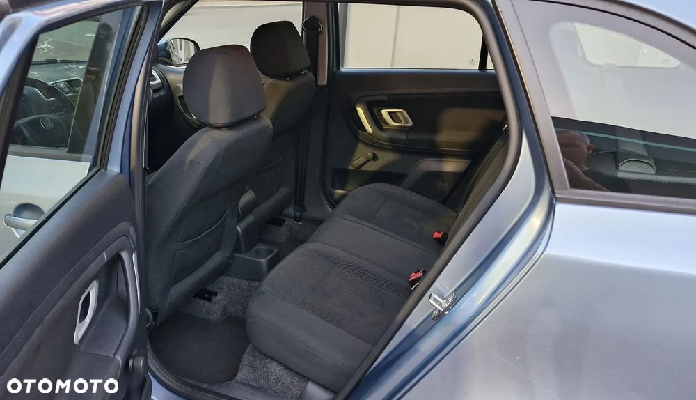 Skoda Fabia - 10