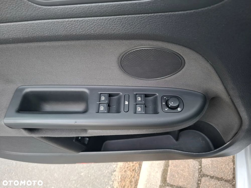 Volkswagen Golf Plus - 17