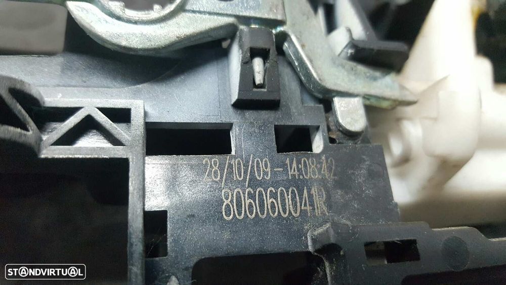 PUXADOR EXTERIOR FRENTE DIREITO RENAULT MEGANE III BERLINA 5 P AUTHENTIQUE - 2