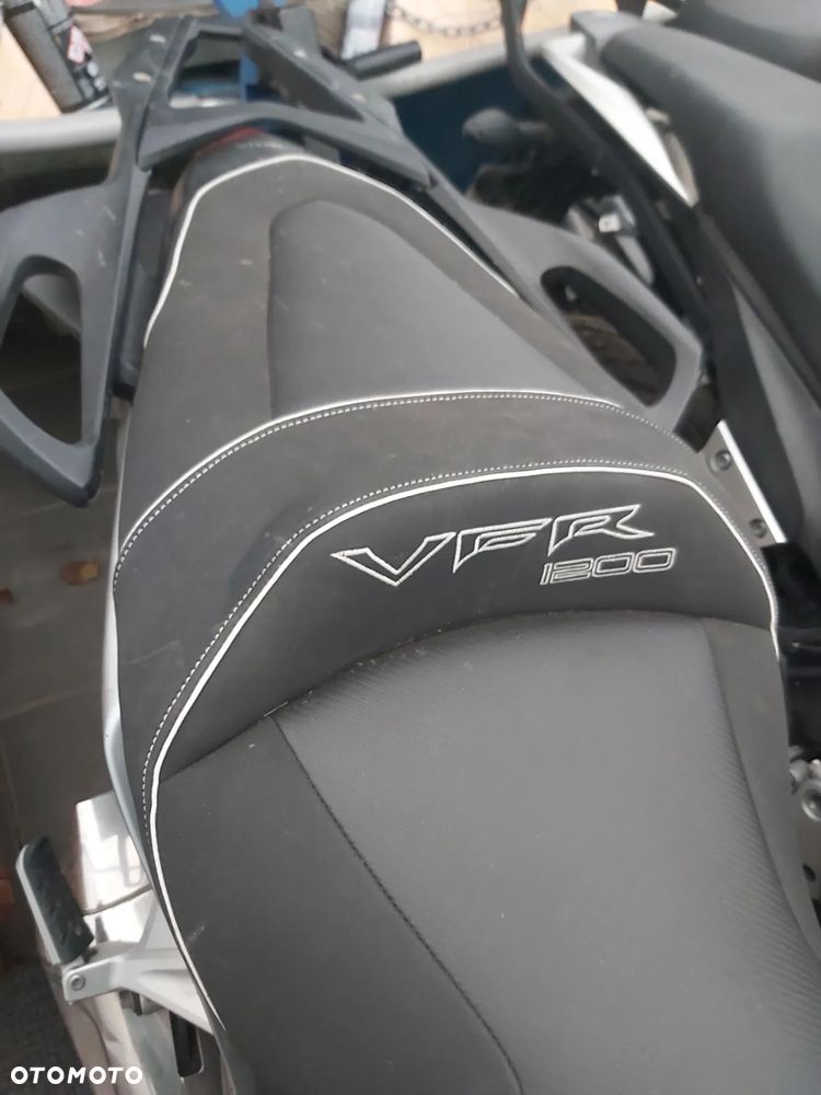 Honda VFR - 12