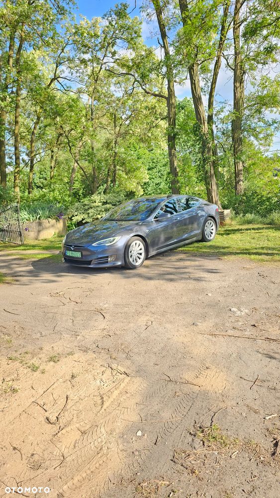 Tesla Model S - 18