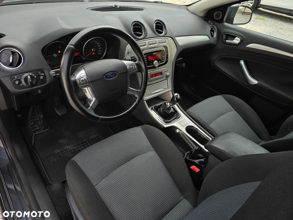 Ford Mondeo 2.0 TDCi Ambiente - 12