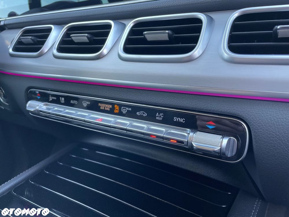 Mercedes-Benz GLE 300 d mHEV 4-Matic AMG Line - 28