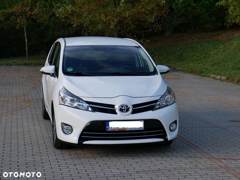 Toyota Verso 2013 photo 3