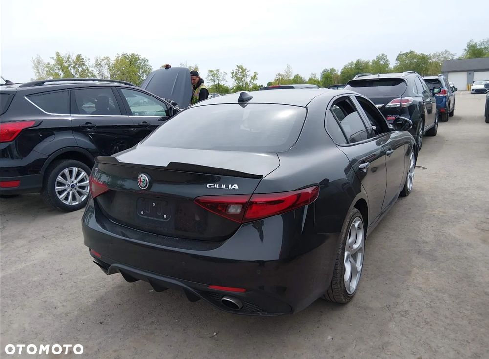 Alfa Romeo Giulia - 2