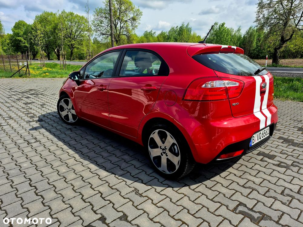 Kia Rio 1.4 Fifa World Cup Edition - 12