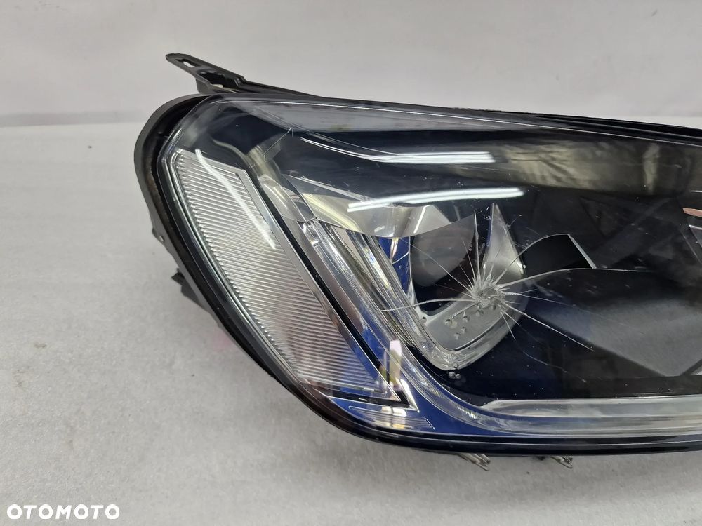 VW TOUAREG 2 II LIFT 14- PRAWA LAMPA PRZEDNIA PRZÓD BI-XENON + LED , NR 7P1941034A , NR AUKCJI LA93 - 2
