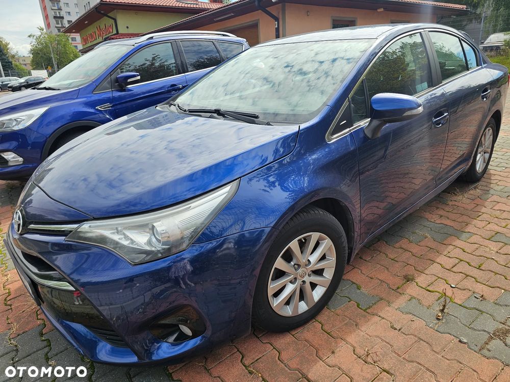 Toyota Avensis 1.6 Premium - 2