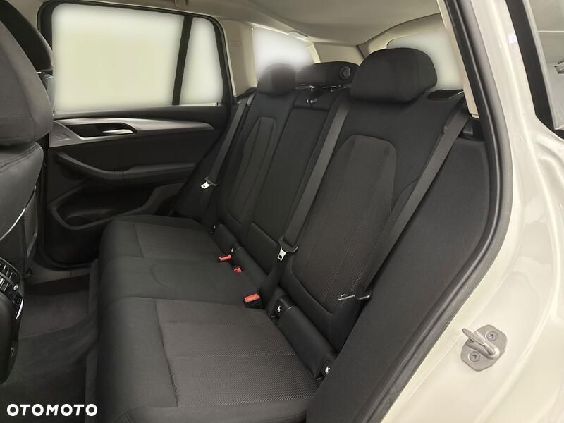 BMW X3 sDrive18d mHEV - 20