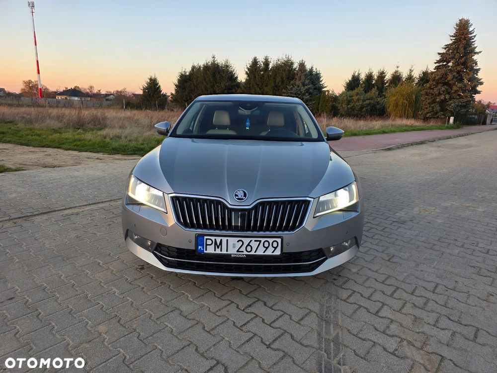 Skoda Superb 2.0 TDI Style DSG - 9