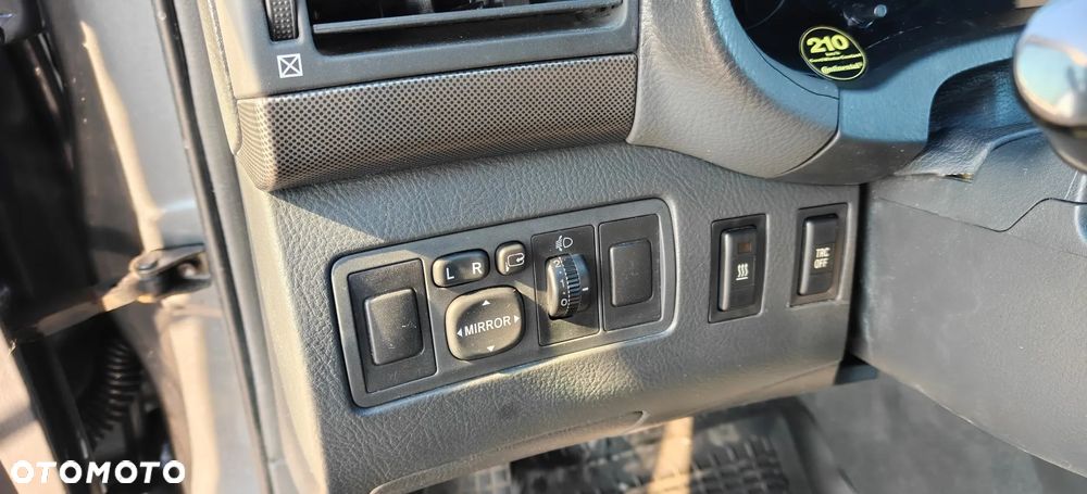 Toyota Avensis 2.0 D-4D Combi - 28