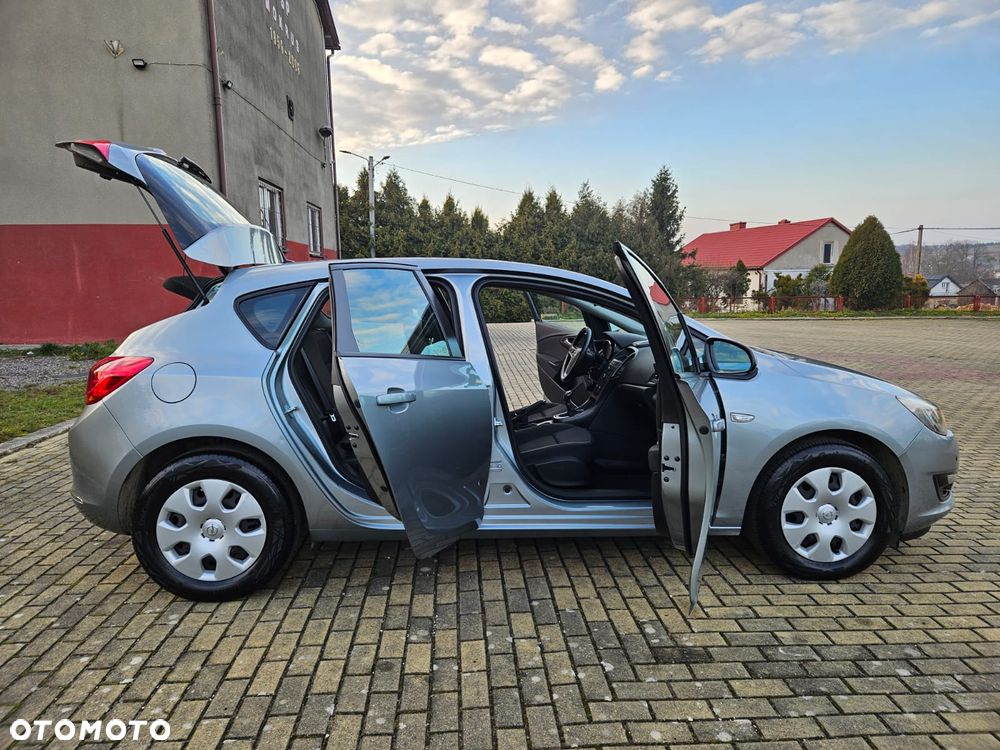 Opel Astra 1.6 CDTI Essentia - 33