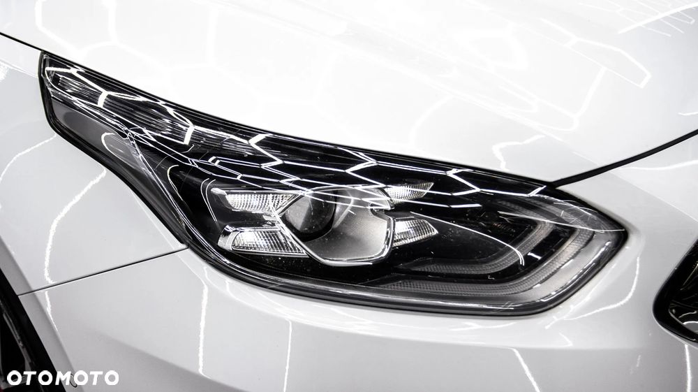 Kia ProCeed - 13
