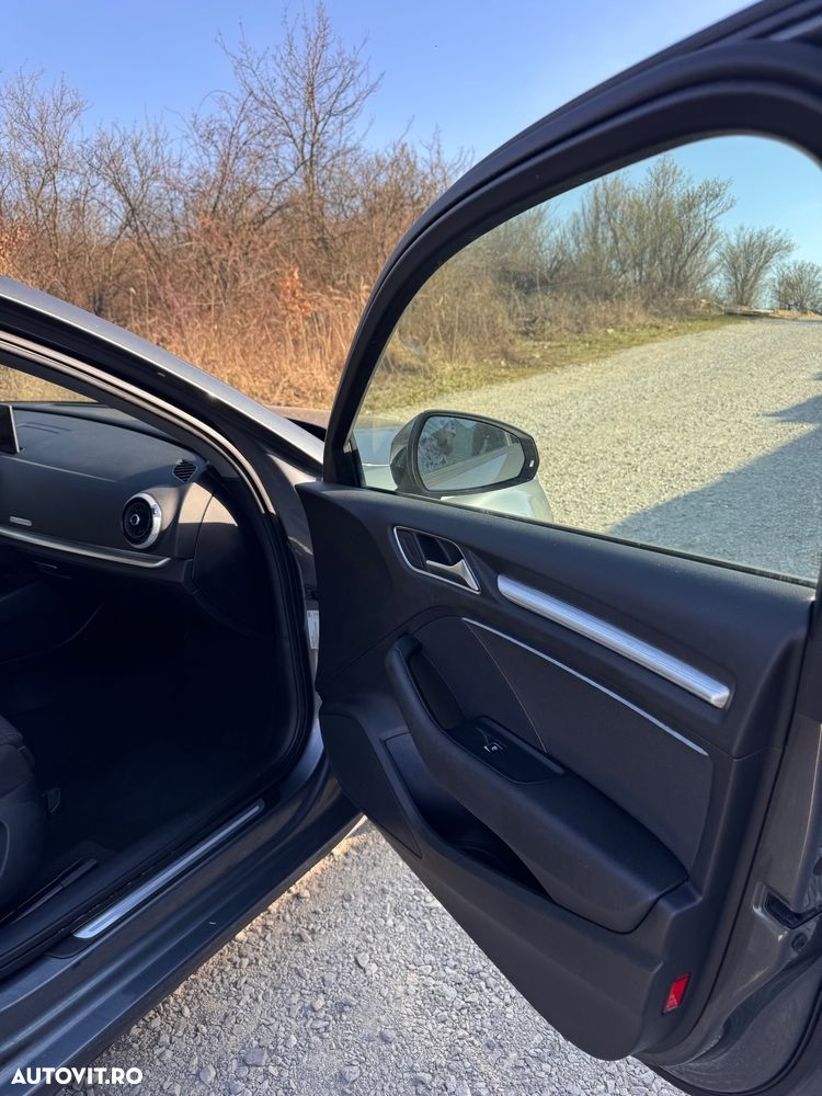 Audi A3 2.0 TDI S tronic Design - 6