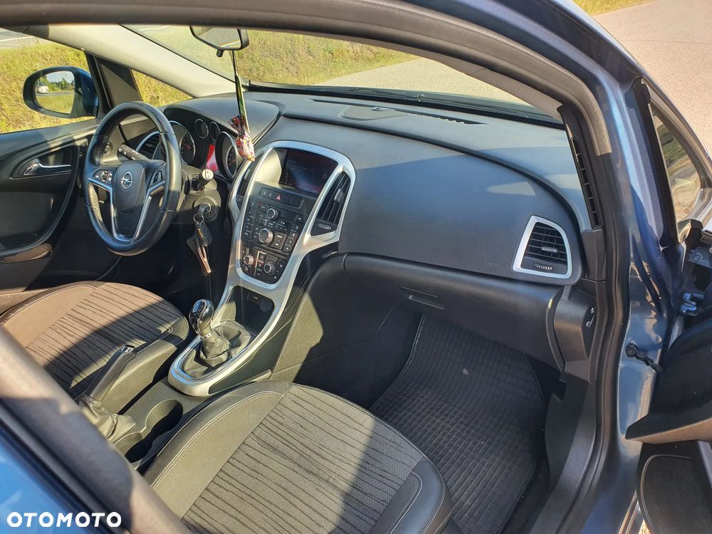 Opel Astra IV 1.4 T Cosmo - 13