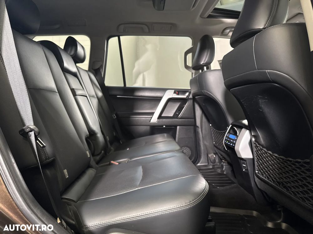 Toyota Land Cruiser 2.8l D-4D 204 CP A/T 7 locuri Luxury AVS Black - 13