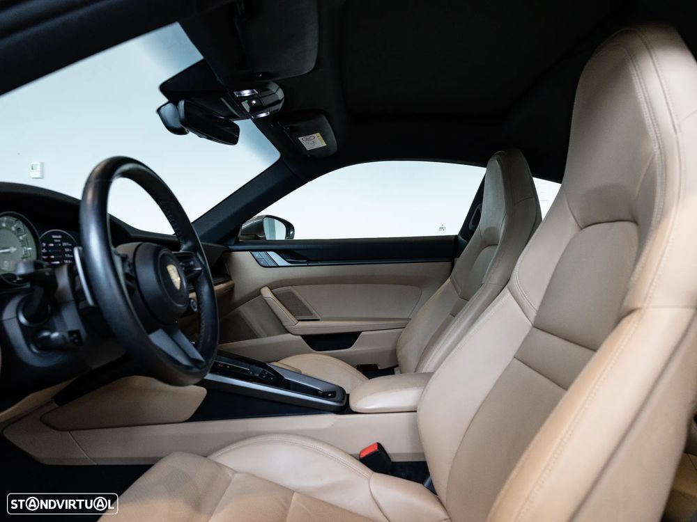 Porsche 911 (992) Carrera 4 PDK - 19