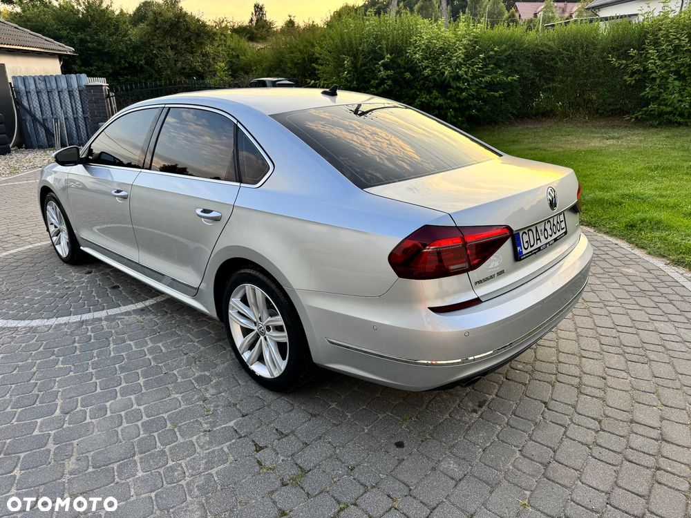 Volkswagen Passat - 4