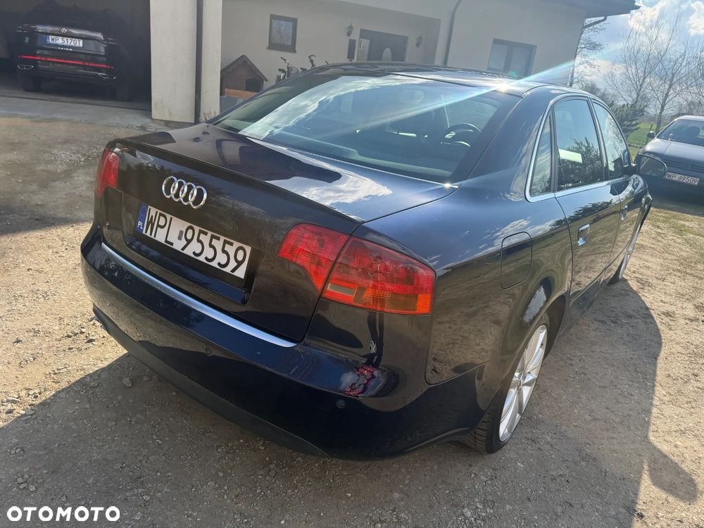 Audi A4 Limousine - 14