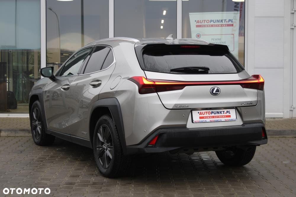 Lexus UX - 3