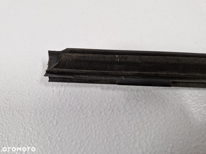 FIAT 500L 500 L LISTWA ZGARNIAJĄCA DRZWI PRAWY PRZÓD PRAWA PRZEDNIA CZARNA - 5