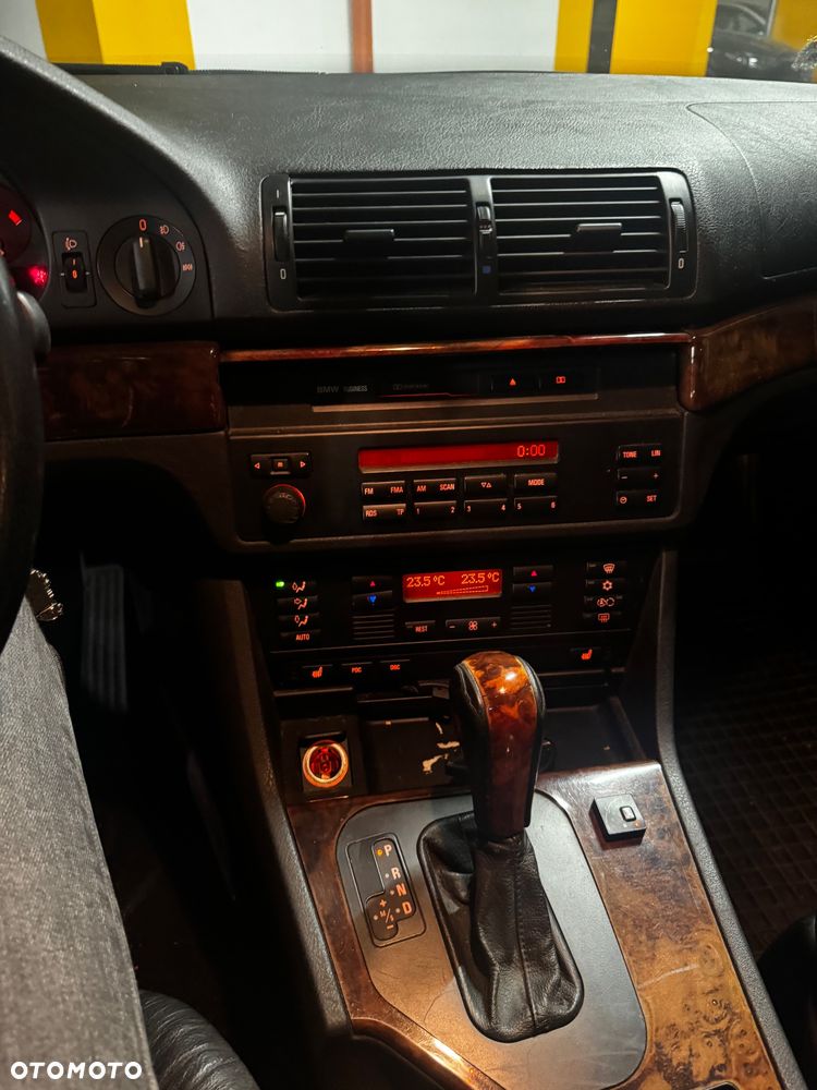 BMW Seria 5 - 22