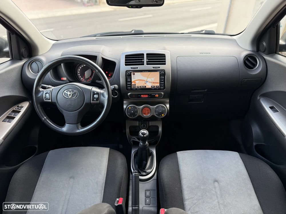 Toyota Urban Cruiser 1.4 D-4D High Pack +NAVI - 12