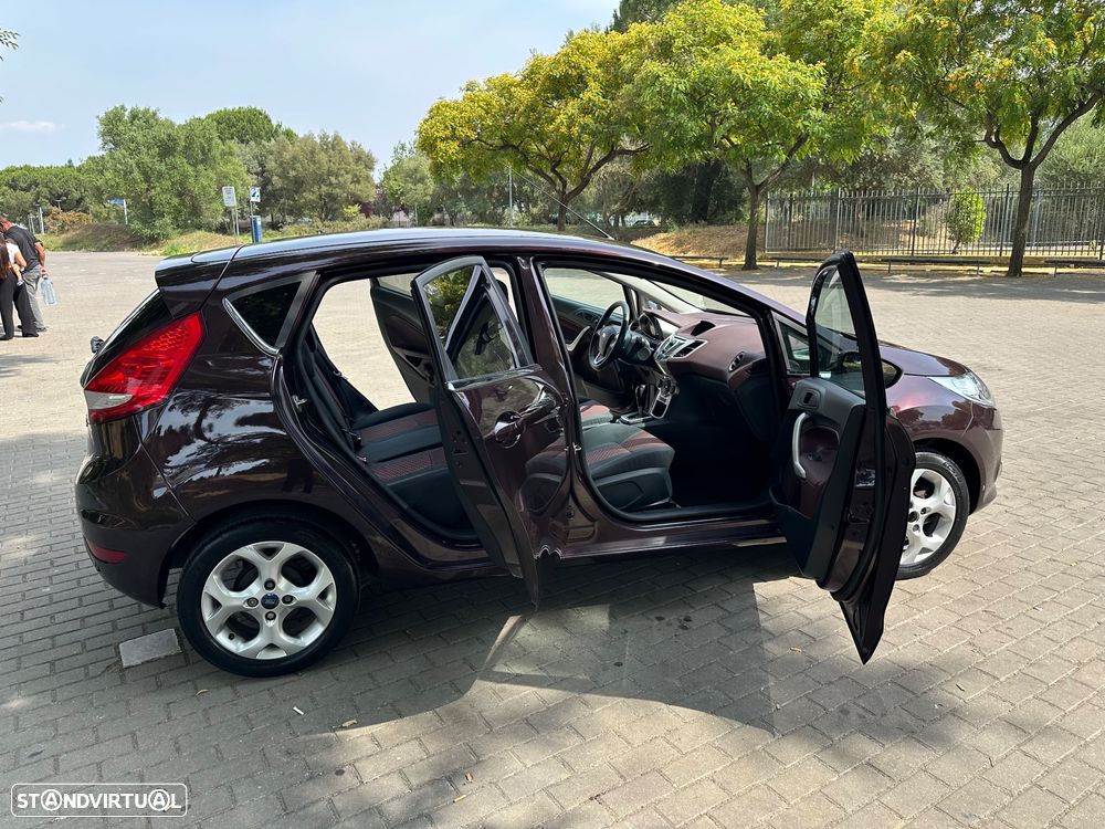 Ford Fiesta 1.4 Titanium Aut. - 14