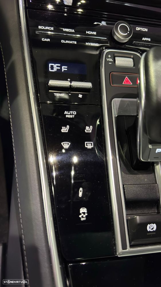 Porsche Panamera Sport Turismo 4 E-Hybrid - 37