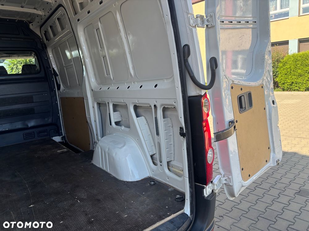 Volkswagen Crafter - 13